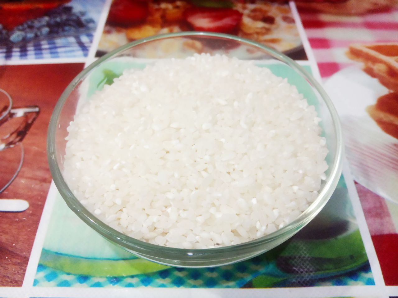 Плов  из тыквы и фруктов, полезный и вкусный: Рис хорошо промываем водой.