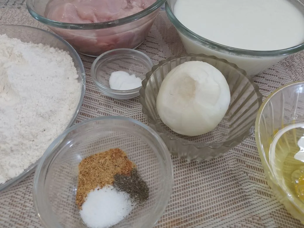 Оладьи с куриным филе,жареные на сковороде