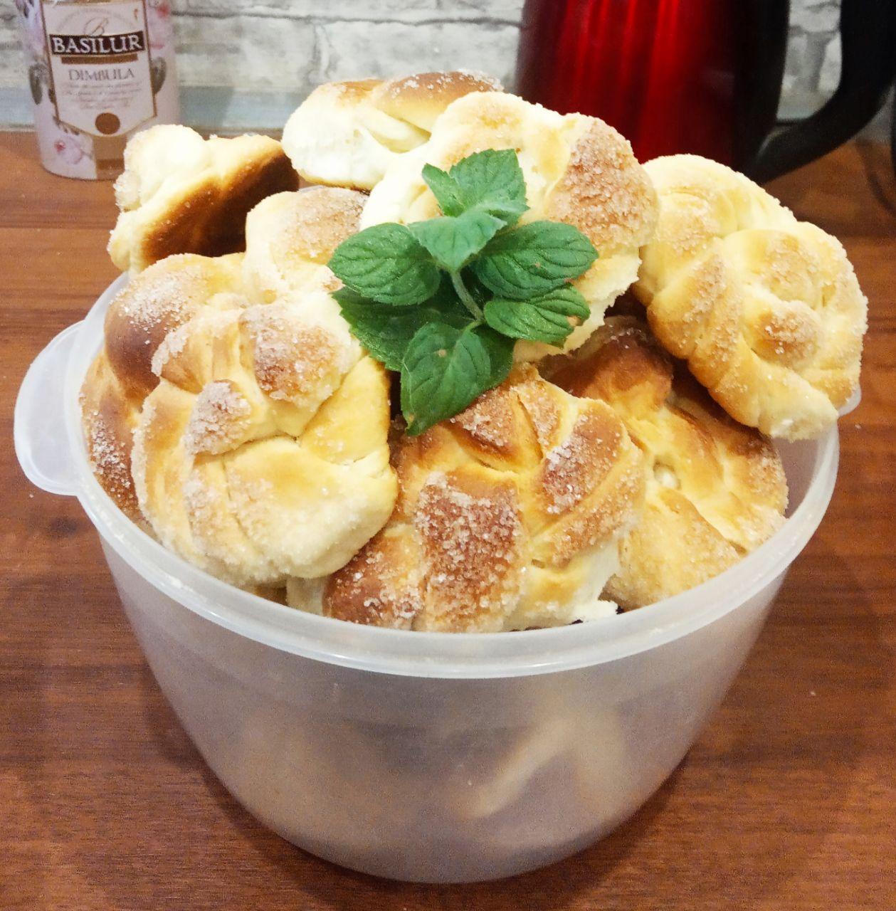 Булочки с сахаром к чаю