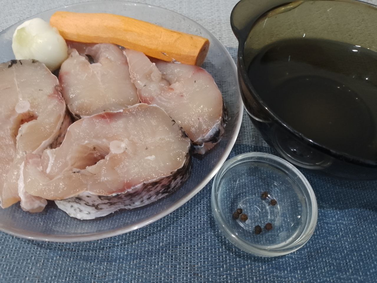Рыба, приготовленная в огуречном рассоле