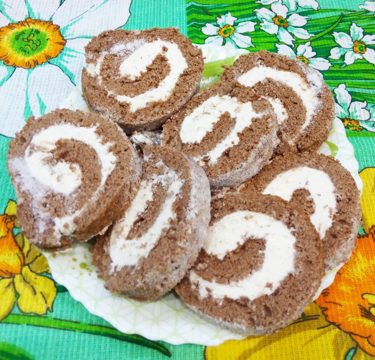 Шоколадный рулет с белково-масляным кремом
