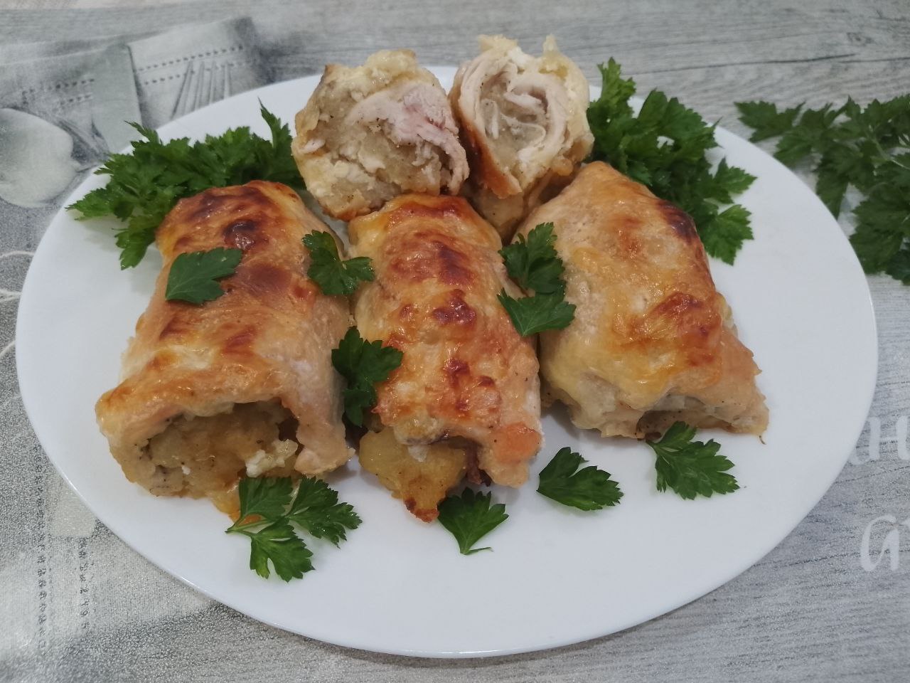Филе с начинкой из пюре и грибов, в духовке