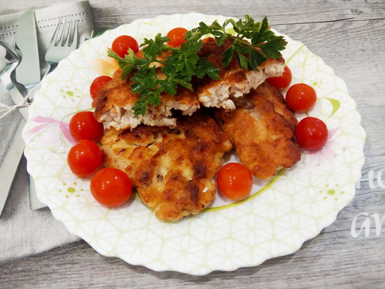 Котлеты из мелко рубленного мяса, сочные и нежные