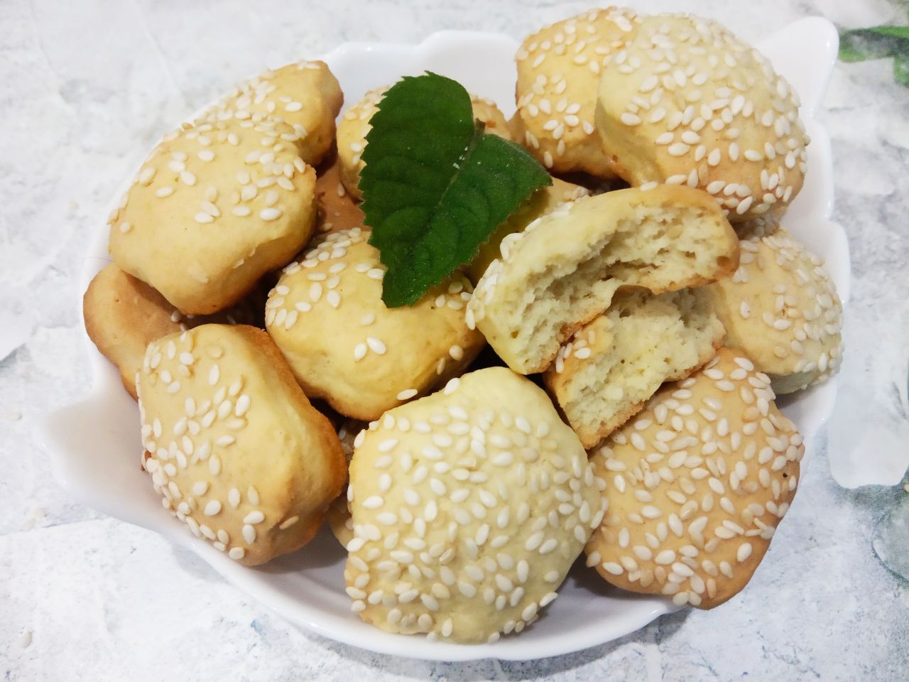 Домашнее песочное и рассыпчатое печенье, с кунжутом