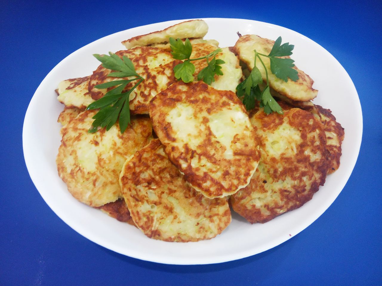 Простой рецепт овощных оладий из патиссонов, просто и вкусно