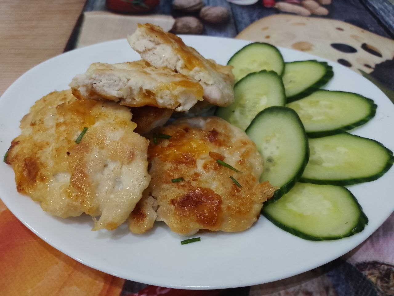 Котлеты из рубленого куриного филе и сыра