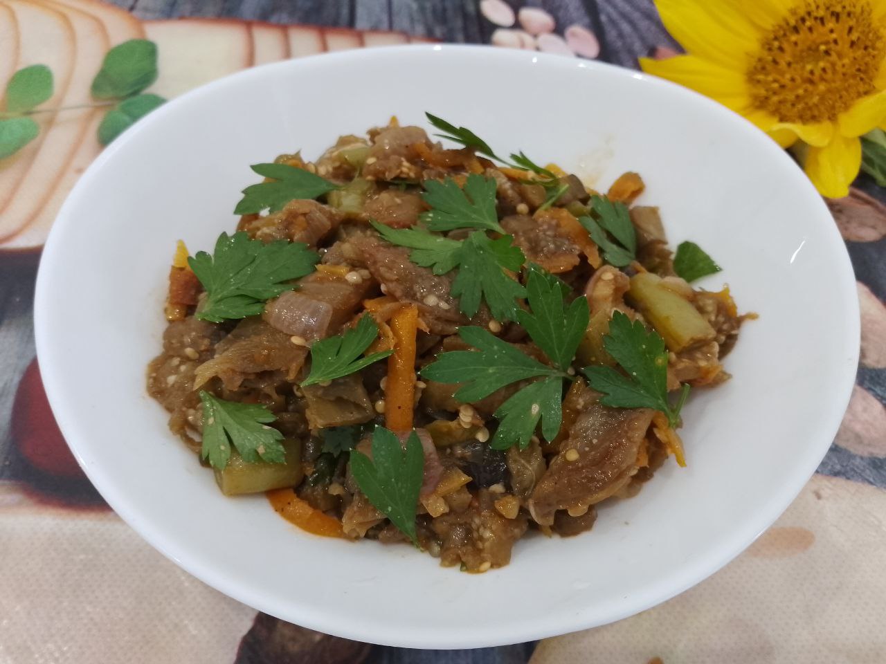 Запеченные баклажаны с начинкой из сыра и яиц