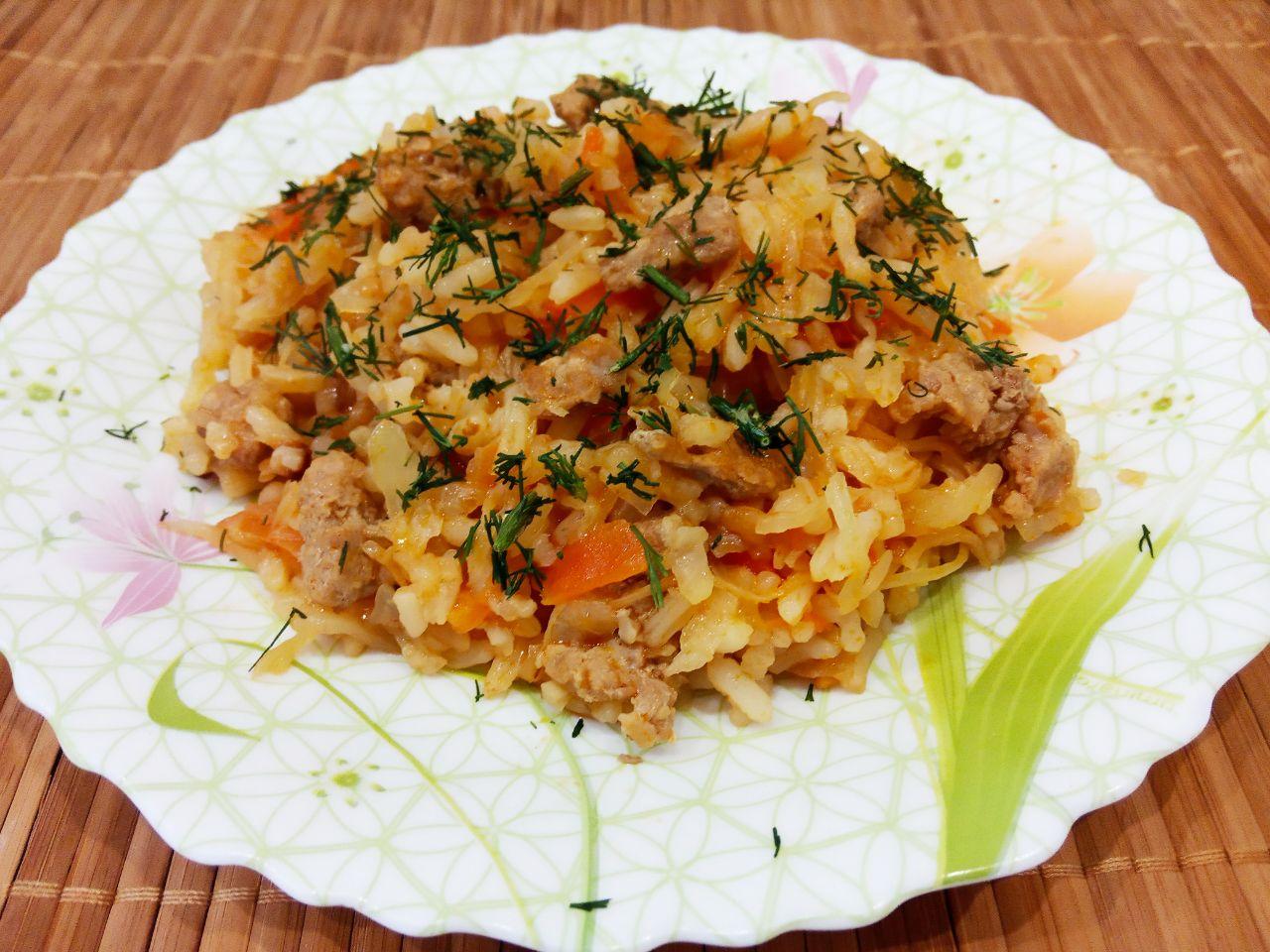 Капуста тушеная с рисом и фаршем
