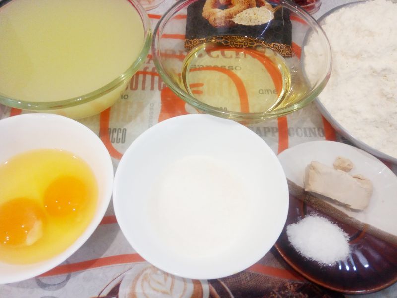 Домашние батоны с кунжутом на сыворотке, просто и вкусно