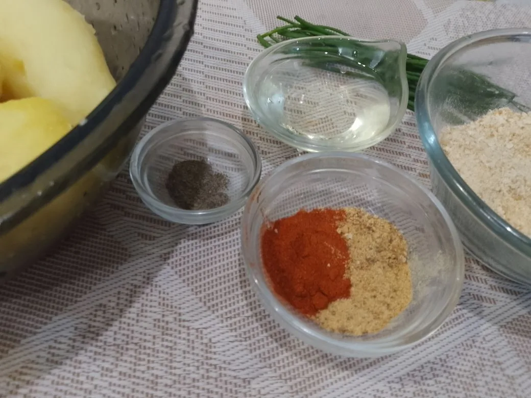 Картофель запеченный со специями в панировочных сухарях
