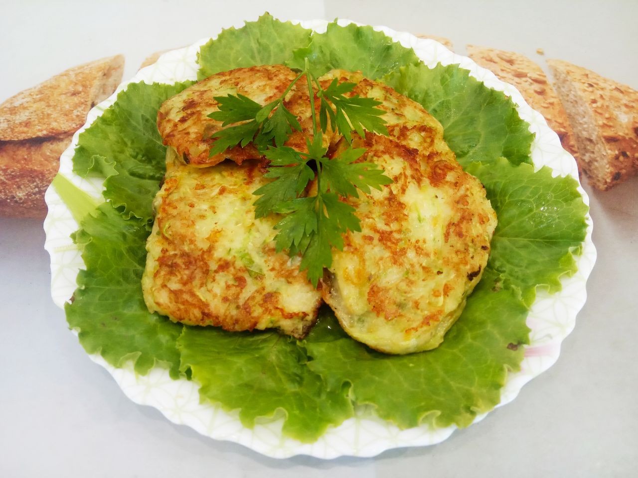 Нежные и аппетитные кабачковые оладьи с сыром