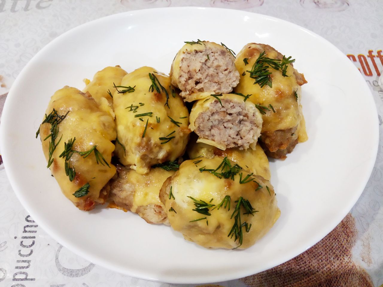 Котлеты запеченные с сыром со сметаной