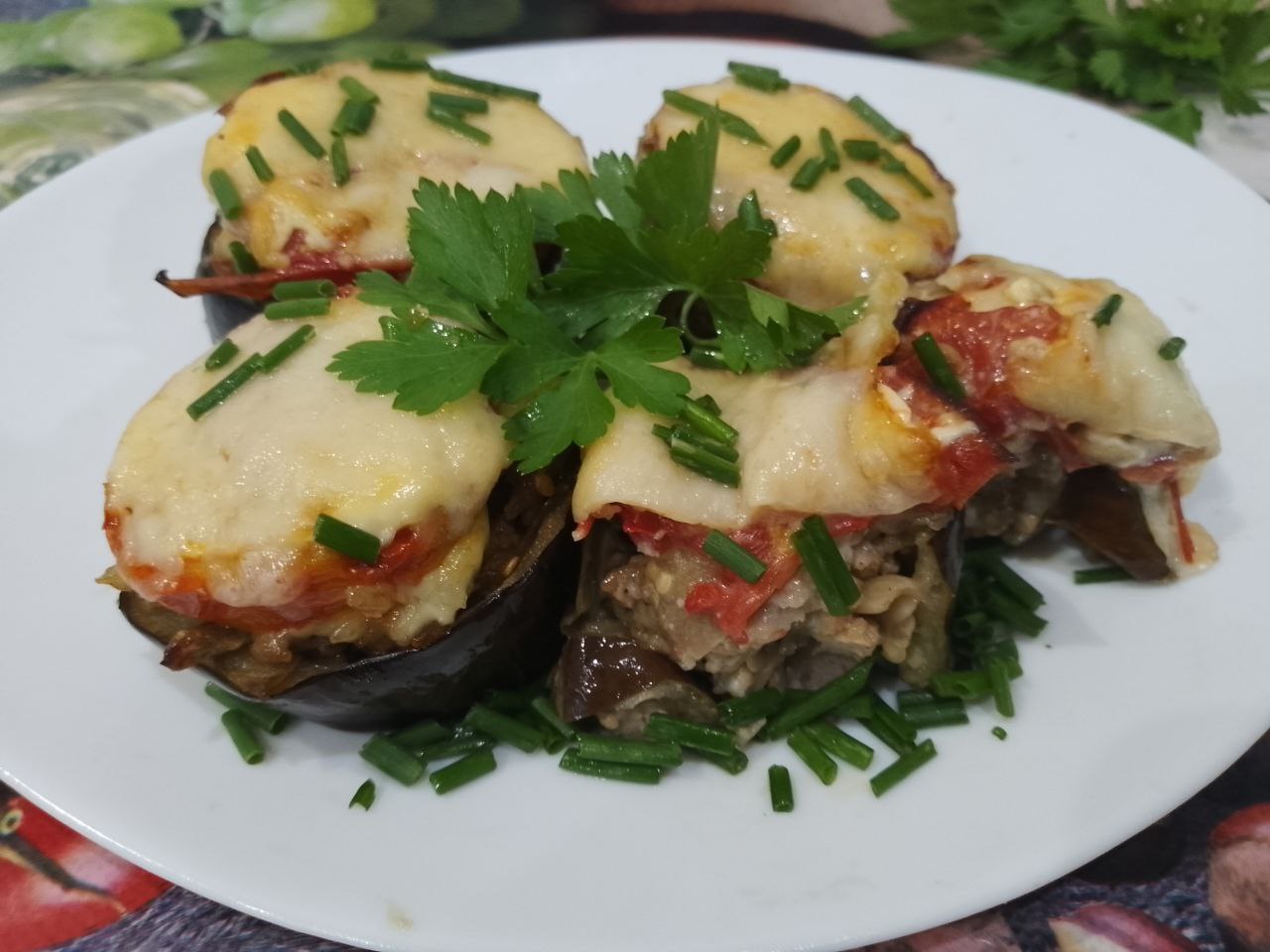 Баклажаны с мясной начинкой и сыром запеченные в духовке