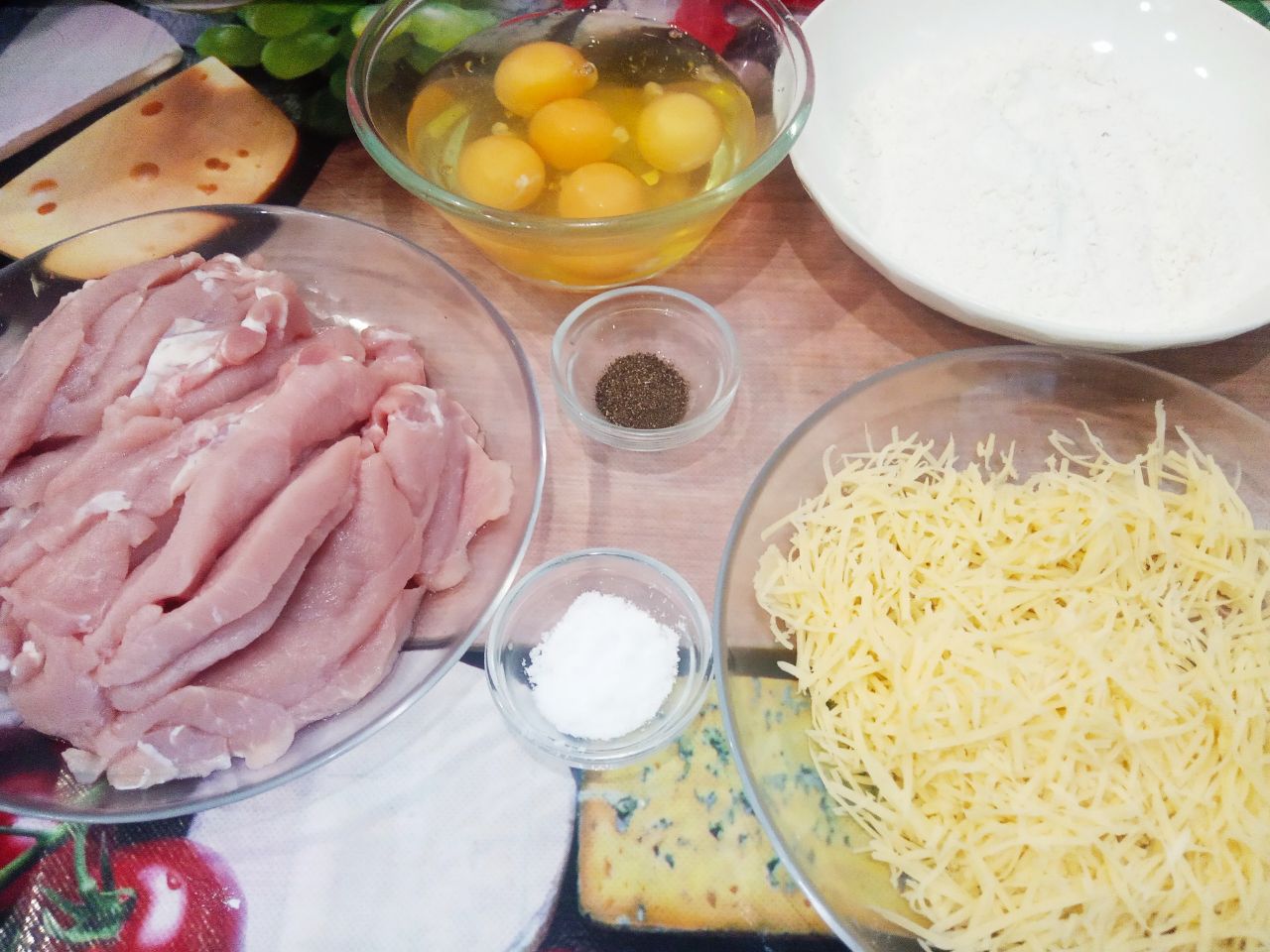 Отбивные  из свинины в кляре из яиц и сыра, вкусные и сытные