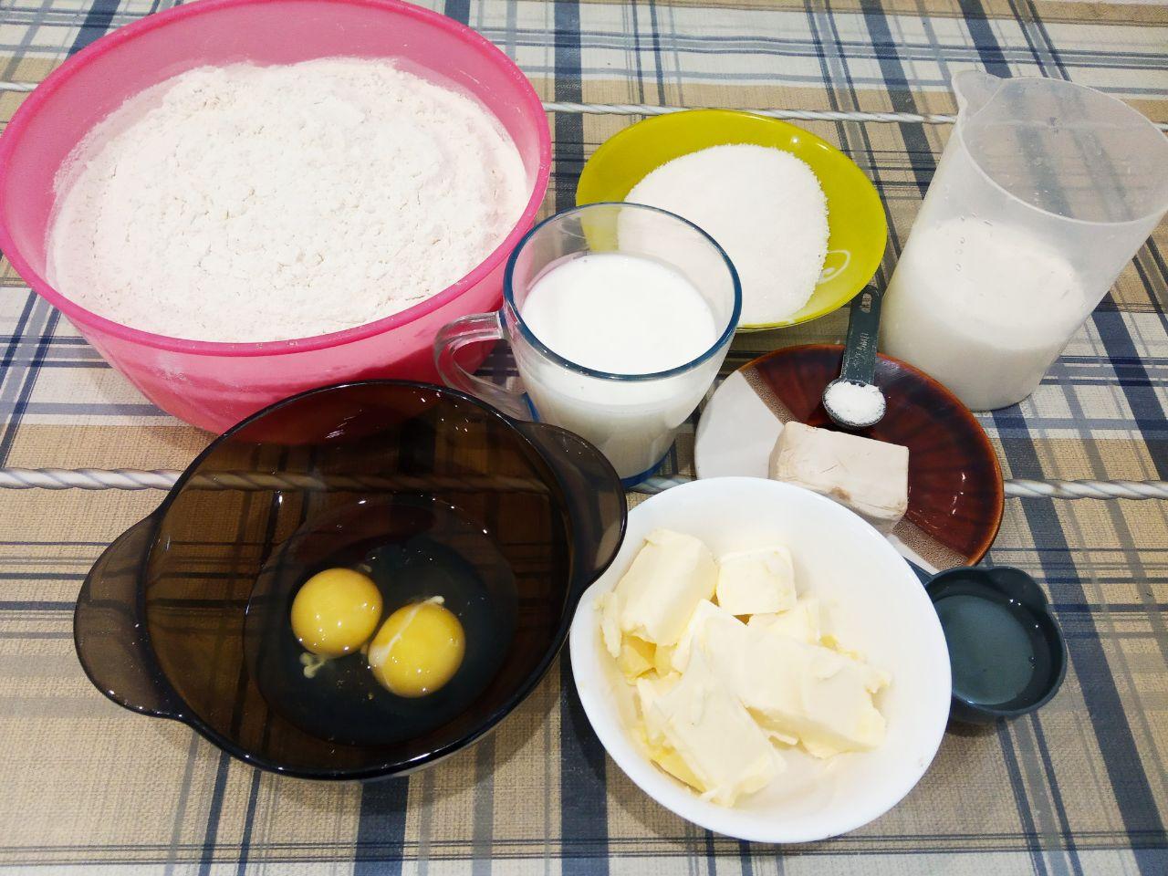 Домашние булочки с начинкой из шоколадной крошки