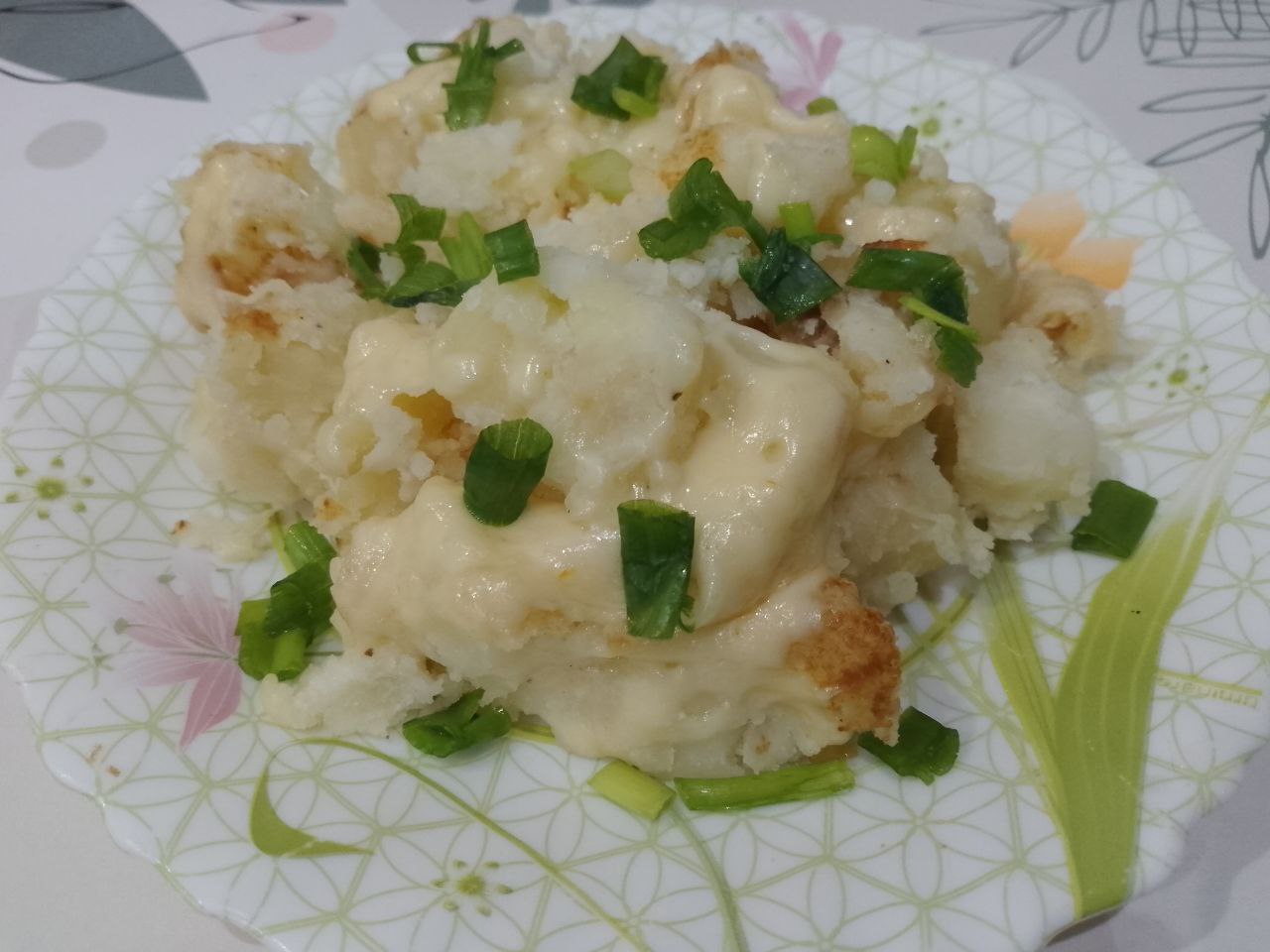 Картофель в сметане с сыром, на сковороде