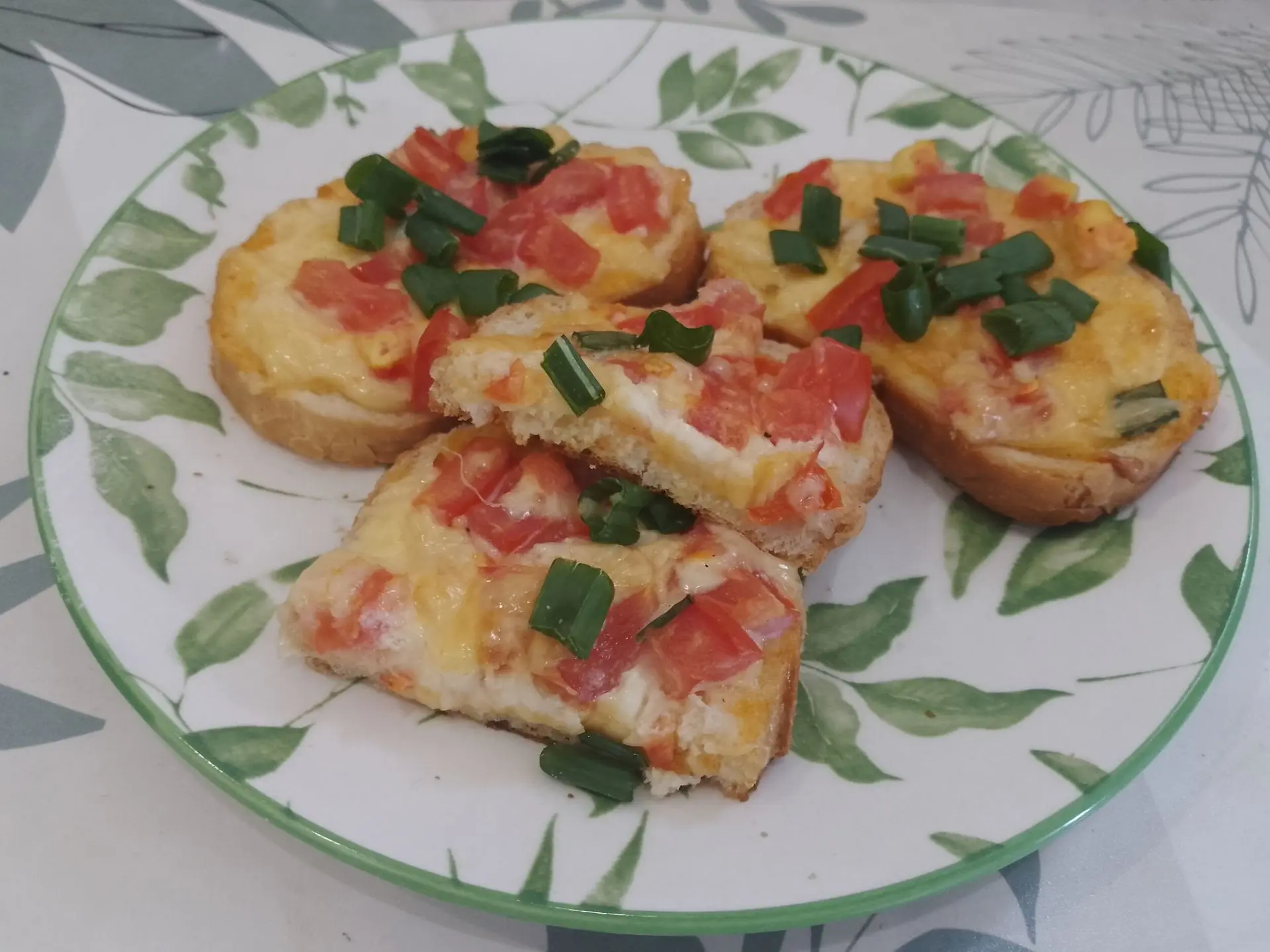 Горячие бутерброды в духовке, вкусно и быстро