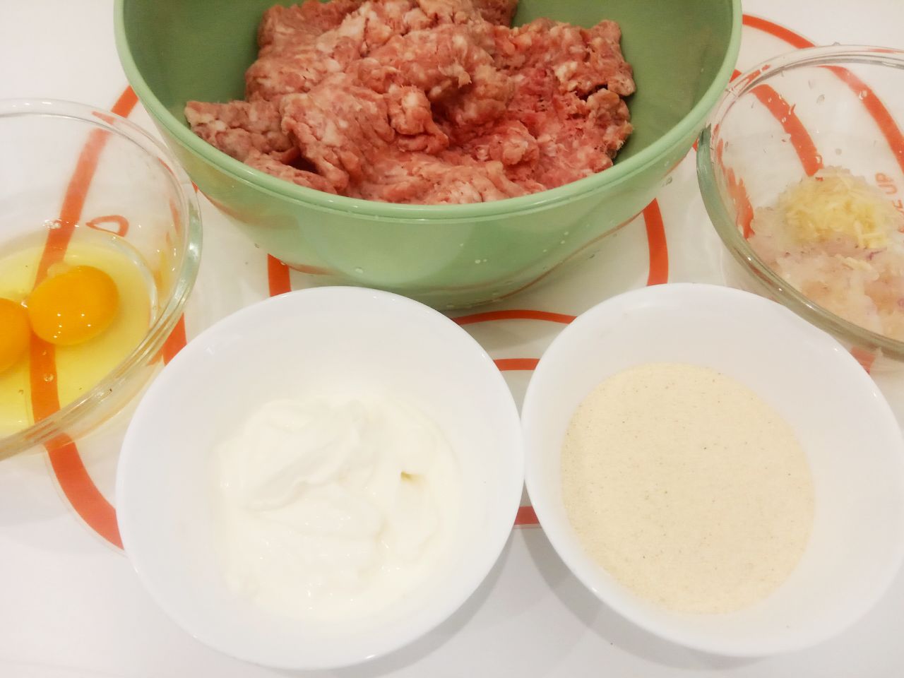 Котлеты с добавление манной крупы, нежные и сочные