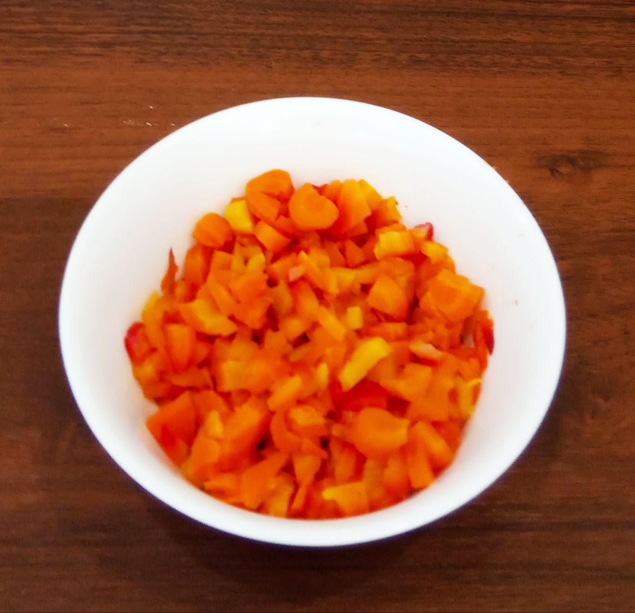 Овощной винегрет, полезно и вкусно: Картофель с морковью отвариваем до готовности в подсоленной воде. Сливаем воду и охлаждаем. Очищаем кожуру и
