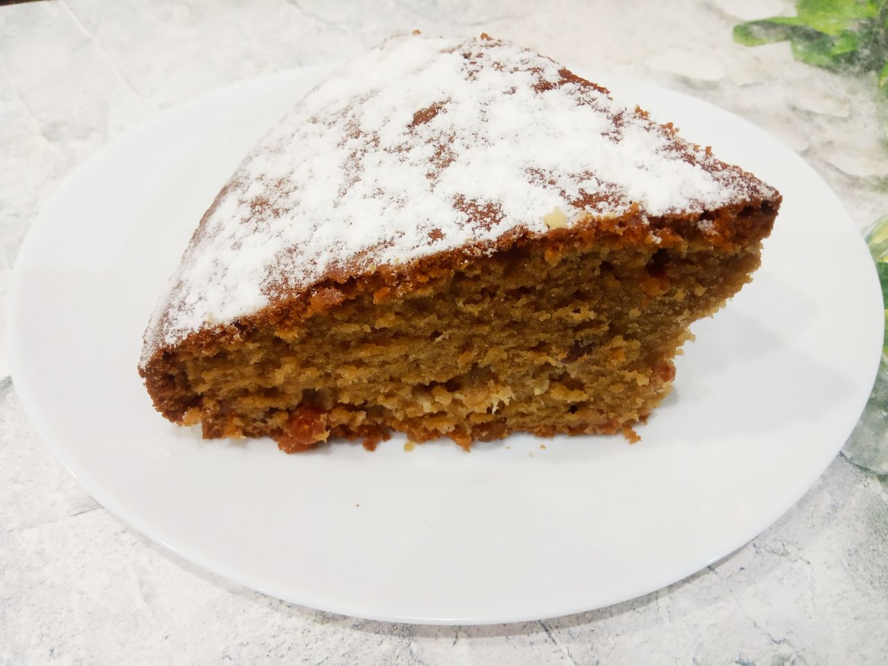 Чайный пирог с изюмом, воздушный и нежный