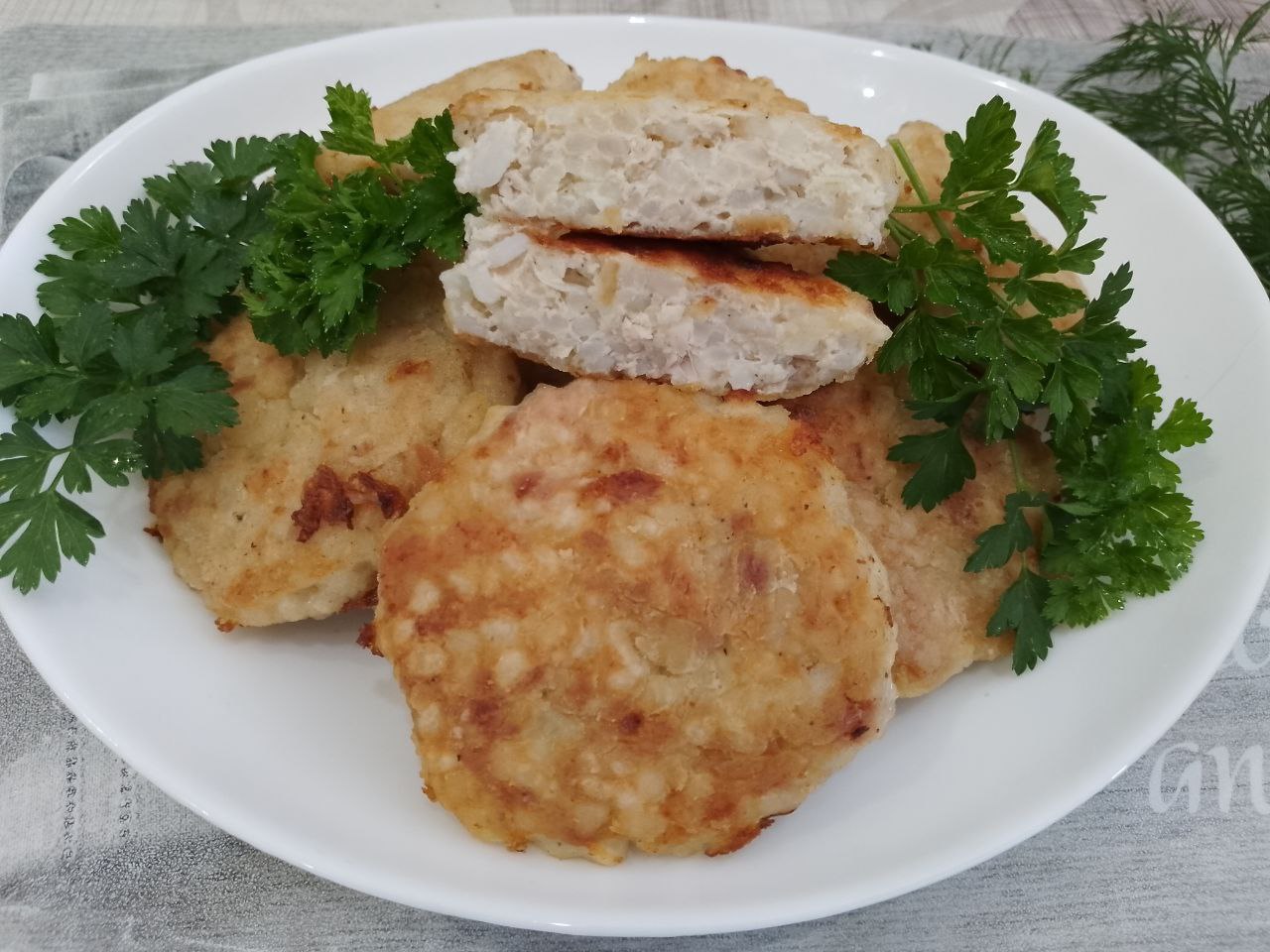 Рисовые котлеты с мясом, просто и вкусно