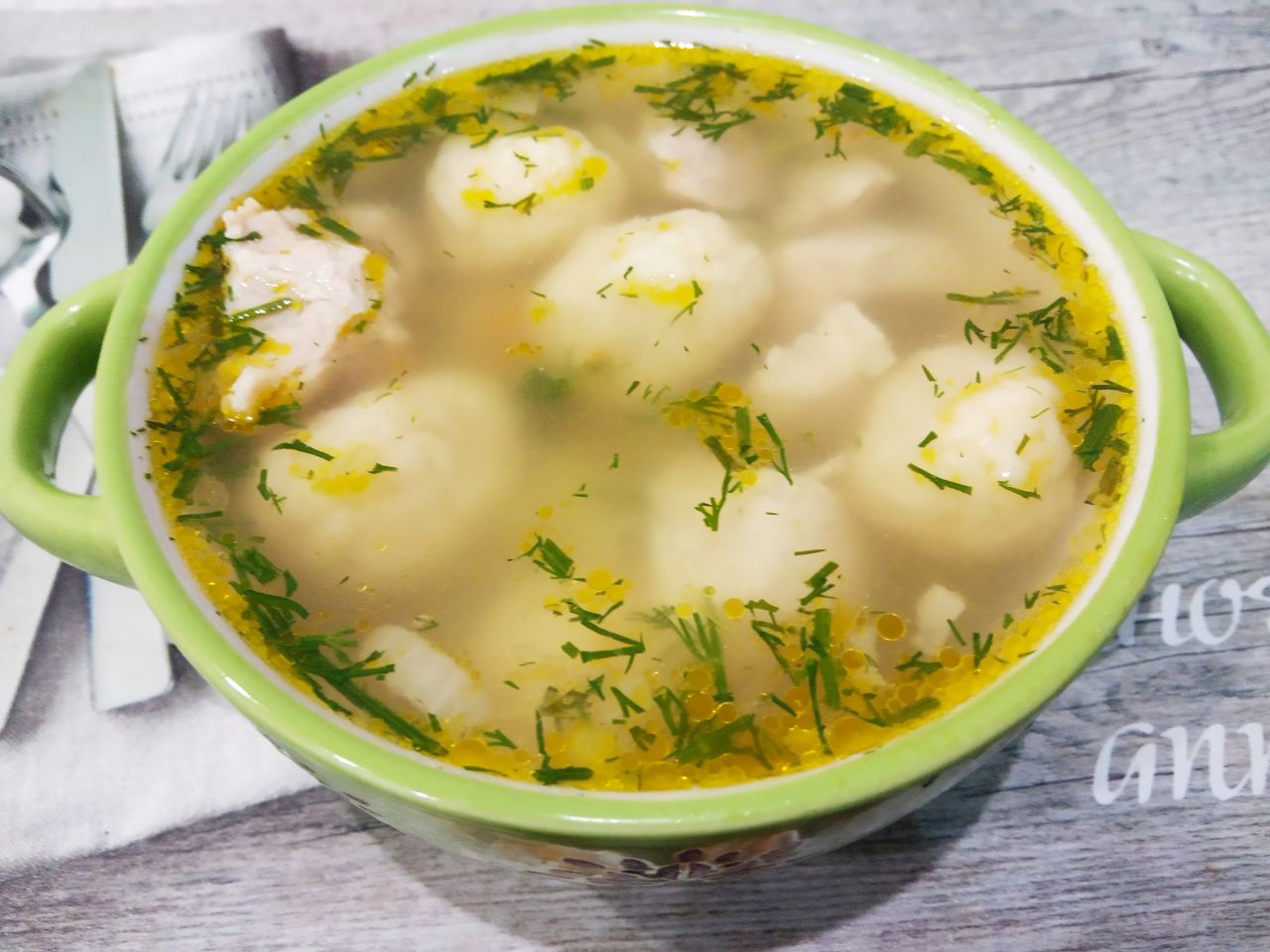 Суп куриный с сырными шариками, просто и аппетитно