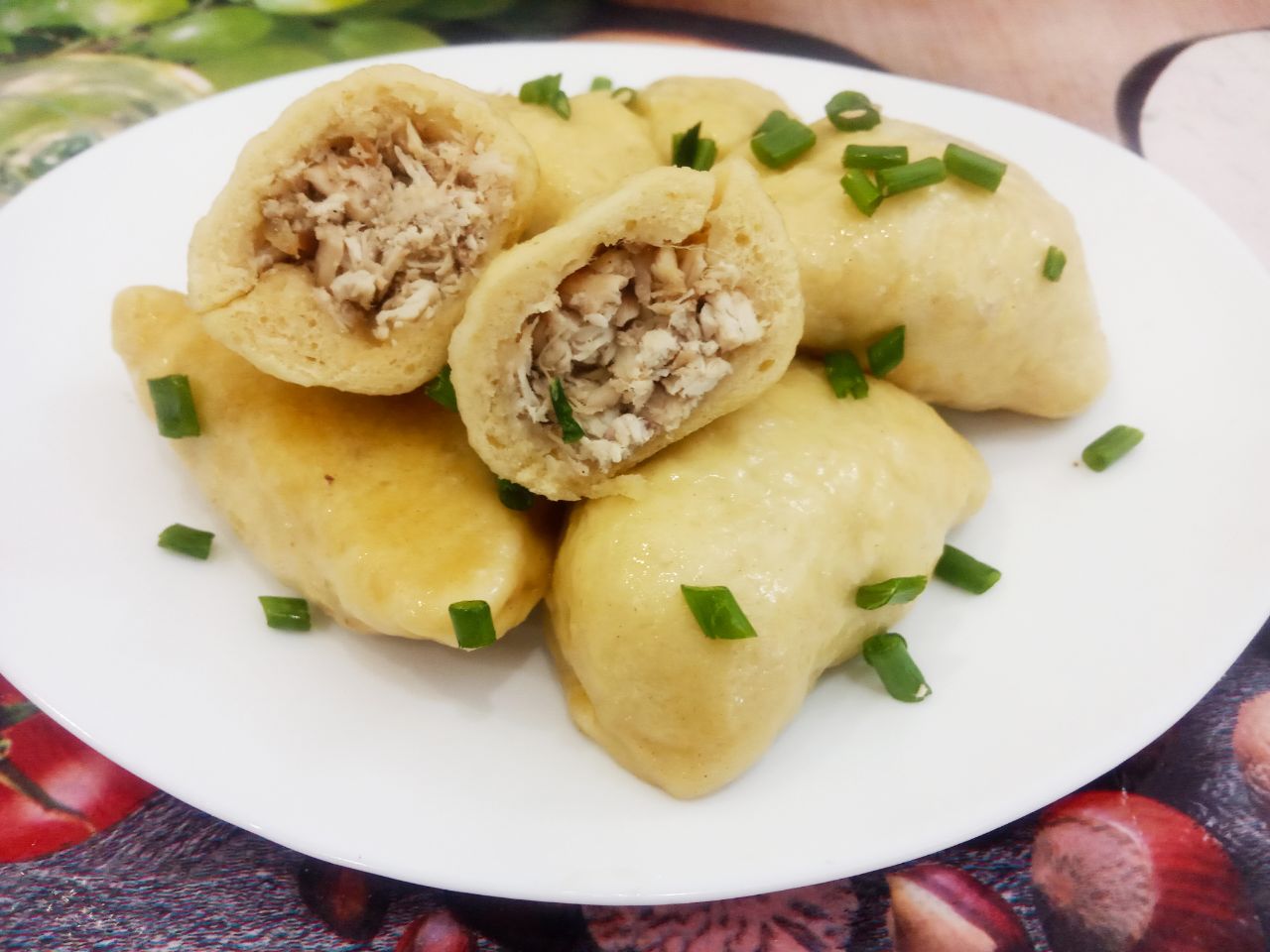 Вареники с куриным мясом и жареным луком
