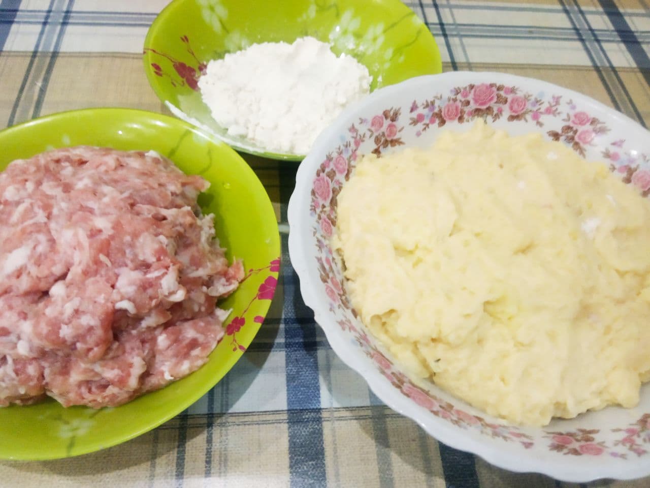 Картофельные зразы с мясной начинкой, вкусные и аппетитные